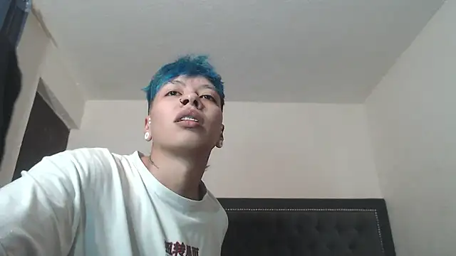 dulce maria x online show from December 3, 5:45 pm