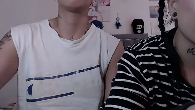 dulce maria x online show from January 23, 9:50 pm