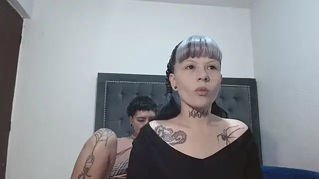 dulce maria x online show from March 29, 9:09 am