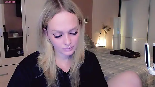 Libby Nora online show from November 21, 9:19 am