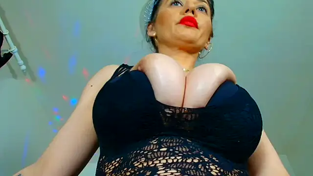 Snapshot of angeliquevany chatting on January 28, 11:07 pm angeliquevany online show from January 28, 11:07 pm