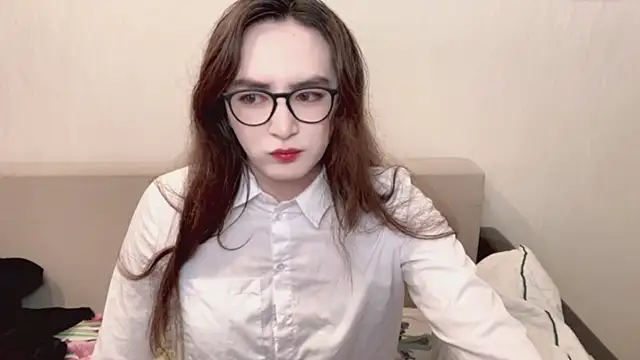 Snapshot of MinniMaksy chatting on June 28, 10:05 pm MinniMaksy online show from June 28, 10:05 pm
