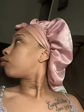 nikkiibabby online show from February 27, 9:43 am