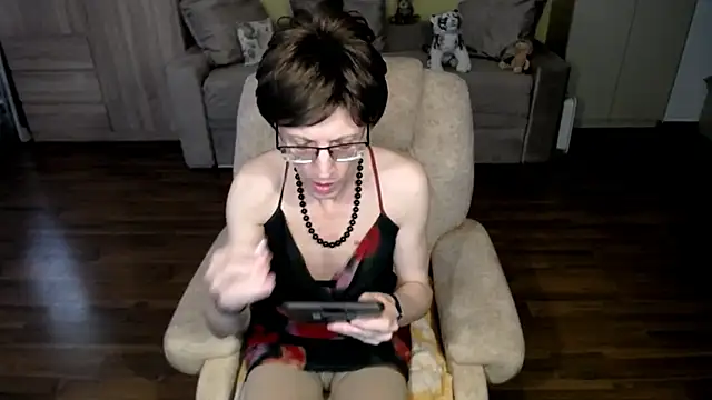 clementine online show from April 7, 7:42 am