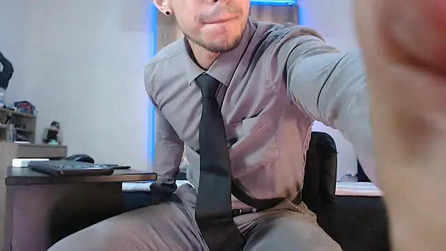 Andrew 4  online show from March 8, 3:06 am