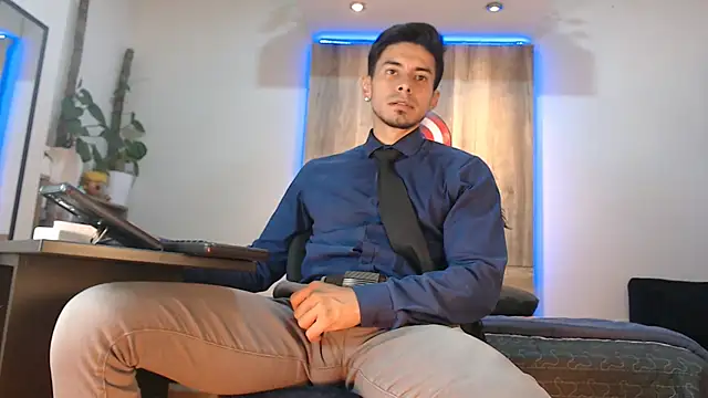 Andrew 4  online show from February 10, 1:53 am