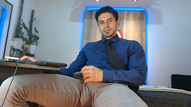 Andrew 4  online show from February 12, 2:39 am