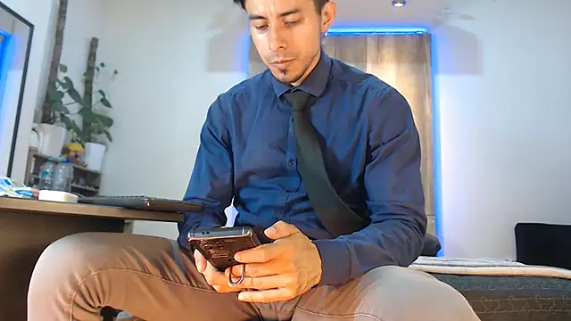 Andrew 4  online show from February 17, 1:46 am