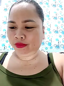 Snapshot of XXLorie_02 chatting on February 8, 1:44 pm XXLorie 02 online show from February 8, 1:44 pm