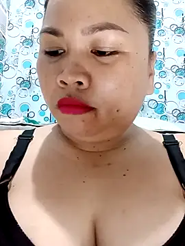 Snapshot of XXLorie_02 chatting on February 9, 12:08 pm XXLorie 02 online show from February 9, 12:08 pm