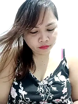 Snapshot of XXLorie_02 chatting on February 11, 12:17 am XXLorie 02 online show from February 11, 12:17 am