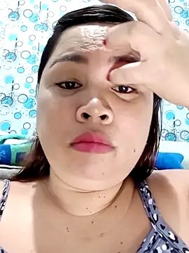 Snapshot of XXLorie_02 chatting on February 14, 8:05 pm XXLorie 02 online show from February 14, 8:05 pm