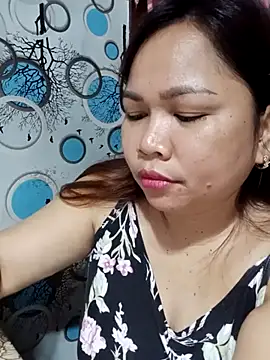 Snapshot of XXLorie_02 chatting on February 16, 7:49 pm XXLorie 02 online show from February 16, 7:49 pm