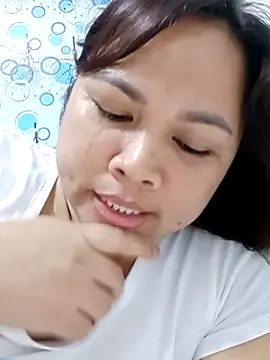 Snapshot of XXLorie_02 chatting on February 25, 10:47 am XXLorie 02 online show from February 25, 10:47 am