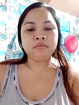 Snapshot of XXLorie_02 chatting on March 5, 10:44 am XXLorie 02 online show from March 5, 10:44 am
