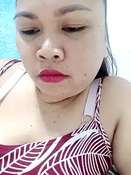 Snapshot of XXLorie_02 chatting on March 6, 11:58 am XXLorie 02 online show from March 6, 11:58 am