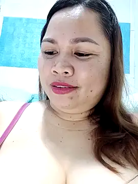 Snapshot of XXLorie_02 chatting on March 13, 11:51 am XXLorie 02 online show from March 13, 11:51 am