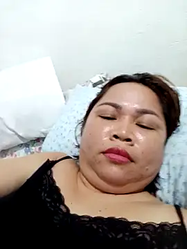 Snapshot of XXLorie_02 chatting on September 17, 12:45 am XXLorie 02 online show from September 17, 12:45 am