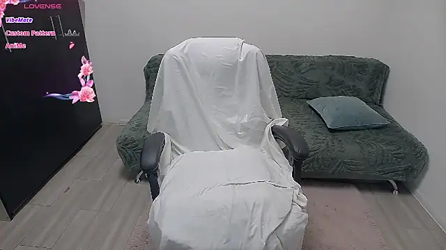 erikaerika online show from July 15, 7:46 am