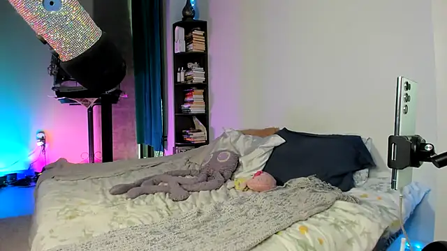 kawaiiibabiii online show from September 13, 4:01 am