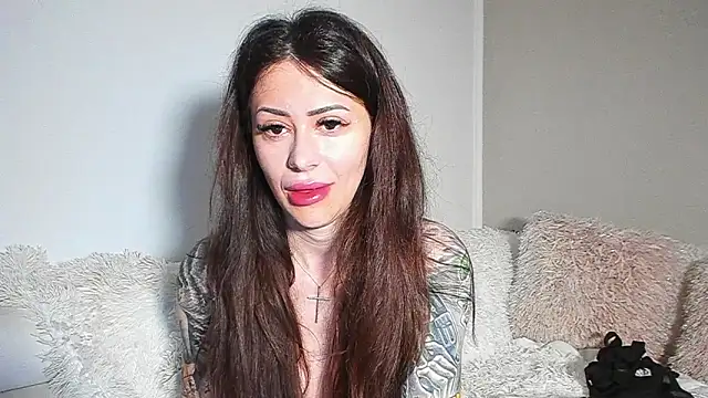 Snapshot of BrianaDiamondXXX chatting on July 8, 5:01 am BrianaDiamondXXX online show from July 8, 5:01 am