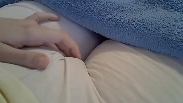 Snapshot of perescam chatting on April 26, 2:26 pm perescam online show from April 26, 2:26 pm