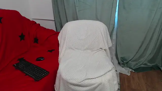 JullieMilf online show from September 28, 8:42 am