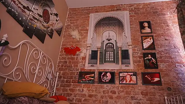 Evelively online show from April 10, 3:06 pm