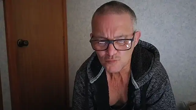 Snapshot of bigballnz chatting on July 20, 10:01 pm bigballnz online show from July 20, 10:01 pm