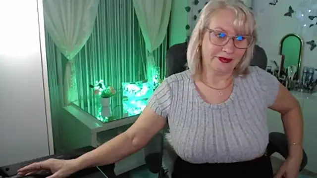 Ghertrude52 online show from January 14, 4:07 am