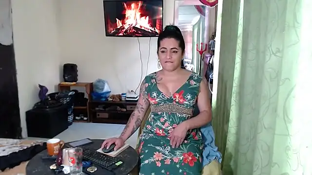 Sashaferrari2000 online show from April 2, 5:43 pm