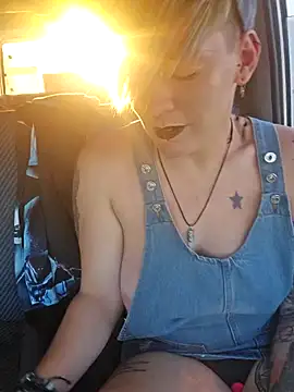 PinkTheHawk online show from January 10, 7:25 am