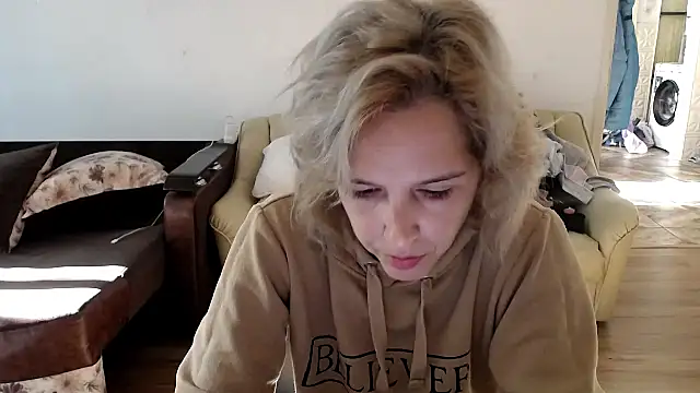 SexxyLety online show from November 3, 7:53 am