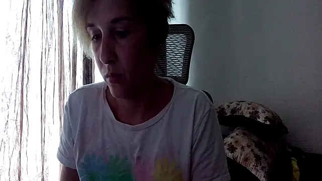 Snapshot of SexxyLety chatting on June 27, 10:31 am SexxyLety online show from June 27, 10:31 am