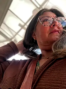 emma tour online show from December 16, 2:44 pm