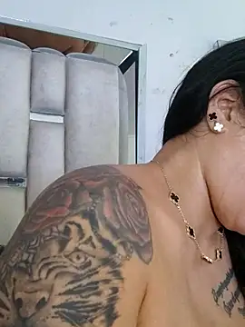 Snapshot of chelaqueen_ chatting on November 27, 6:54 pm chelaqueen online show from November 27, 6:54 pm