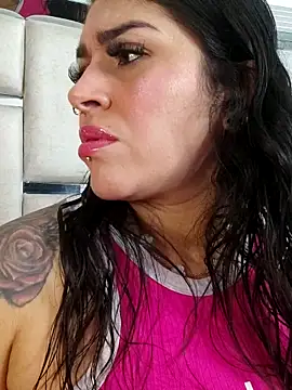 Snapshot of chelaqueen_ chatting on December 4, 12:09 am chelaqueen online show from December 4, 12:09 am