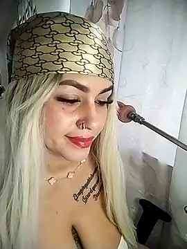 chelaqueen  online show from February 27, 8:42 pm