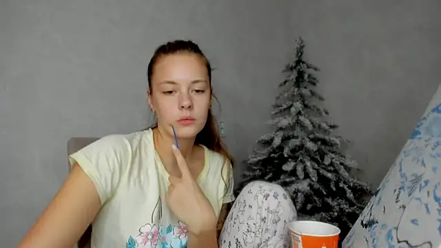 Snapshot of why_again_me chatting on December 15, 10:58 pm why again me online show from December 15, 10:58 pm