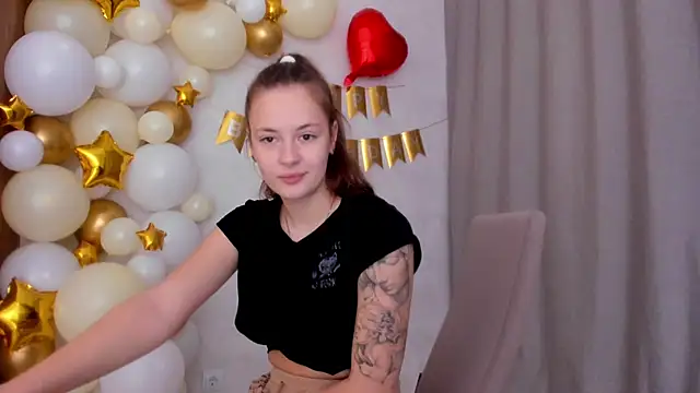 Snapshot of why_again_me chatting on January 20, 5:48 pm why again me online show from January 20, 5:48 pm