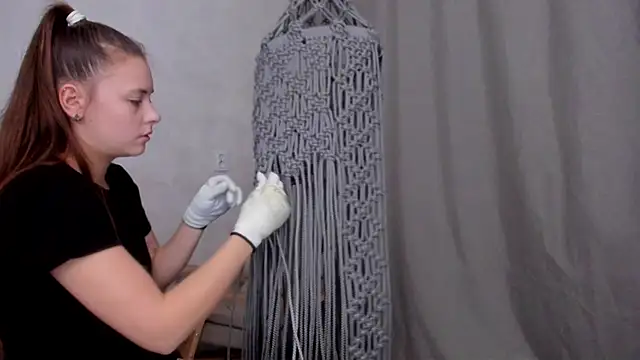 Snapshot of why_again_me chatting on March 6, 10:26 pm why again me online show from March 6, 10:26 pm