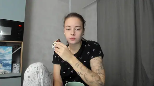 Snapshot of why_again_me chatting on November 13, 3:55 pm why again me online show from November 13, 3:55 pm