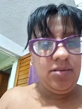 Snapshot of ZaidaWet chatting on March 1, 12:12 am ZaidaWet online show from March 1, 12:12 am