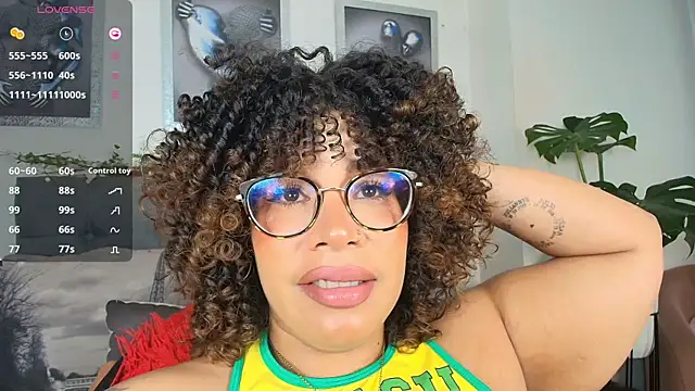 Snapshot of valerieharris chatting on July 19, 4:38 am valerieharris online show from July 19, 4:38 am