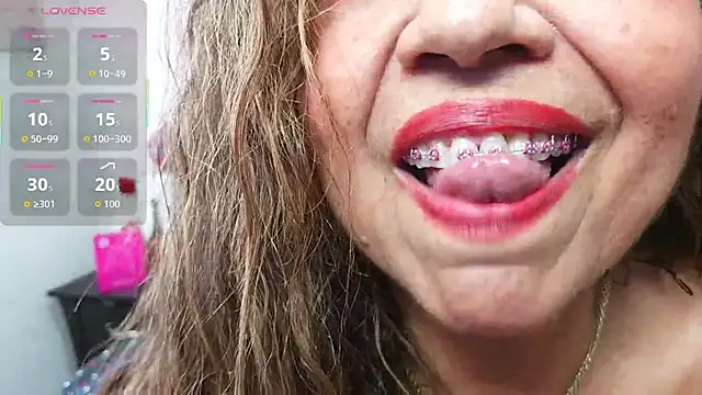 matureluna online show from March 14, 4:56 pm