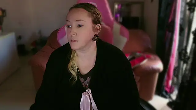 kisicaxx online show from March 5, 2:56 pm