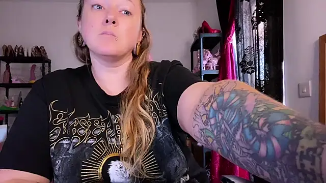 kisicaxx online show from November 3, 3:24 pm