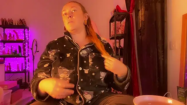 kisicaxx online show from November 24, 6:29 pm