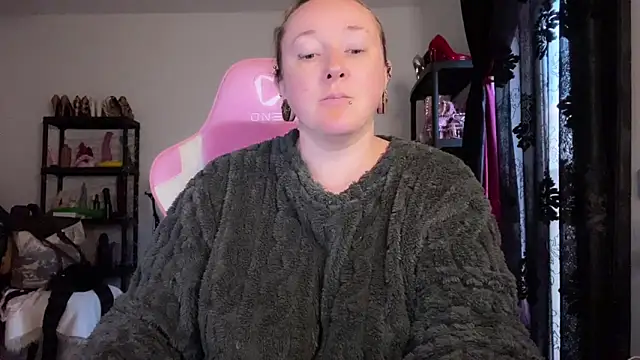 kisicaxx online show from March 2, 4:47 pm