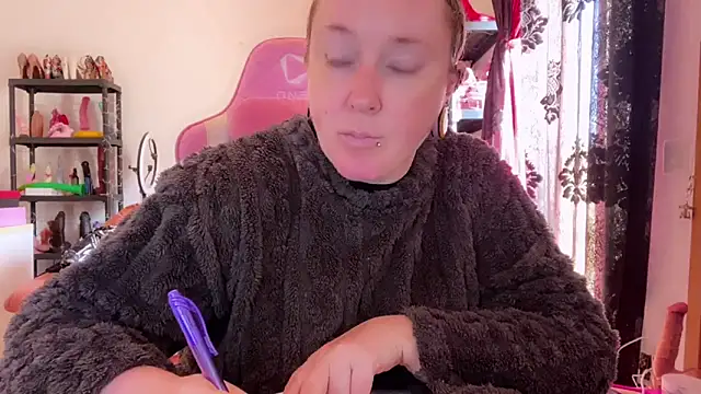 kisicaxx online show from March 17, 8:39 am